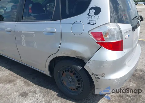 2011 Honda Fit z USA, uszkodzony, nr VIN JHMGE8H32BC016763